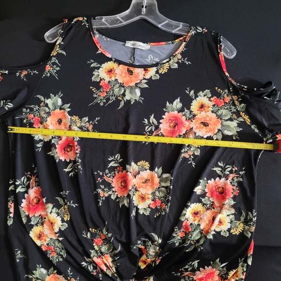Floral Cold Shoulder Top - Black and Orange - Picture 5 of 5